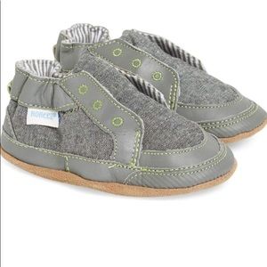 Grey Robeez first walker shoe, 0-6 mos